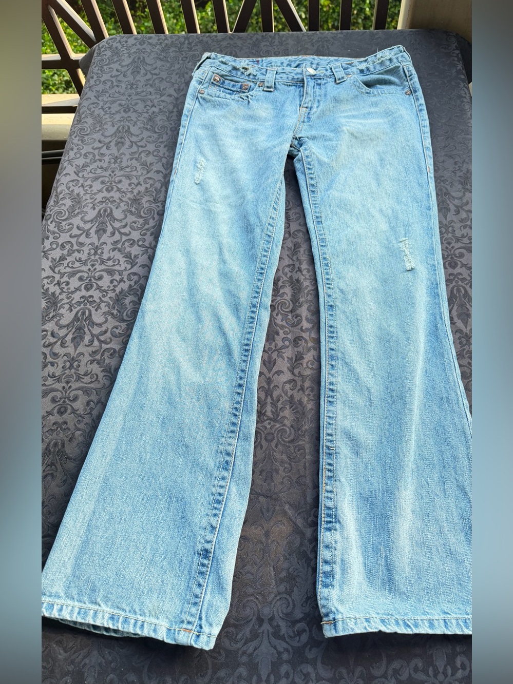 True Religion BOBBY limited embroidered jeans
Size 30 inseam 31” - Picture 2 of 8